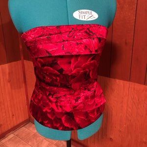 🌟 White House Black Market red strapless top 🌟